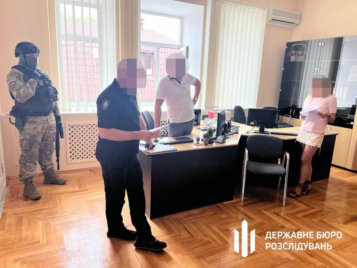 У Лубнах затримали посадовців Держпродспоживслужби, які вимагали хабар у фермера